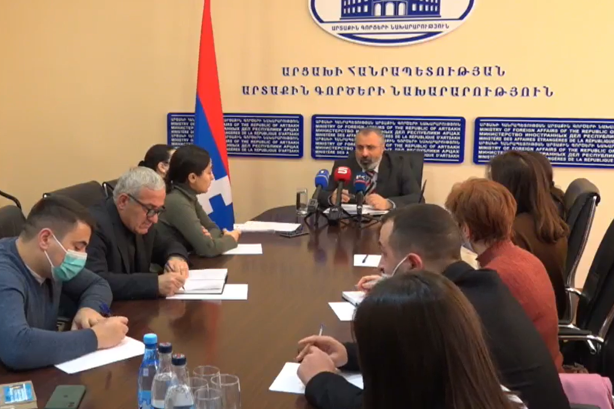 Վարելու ենք համարձակ և թիրախային, հնարավորինս զուսպ ու գովազդից զուրկ տեղեկատվական բաղադրիչով արտաքին քաղաքականություն․ Բաբայանը՝ Արցախի 2022-ի մարտավարության մասին