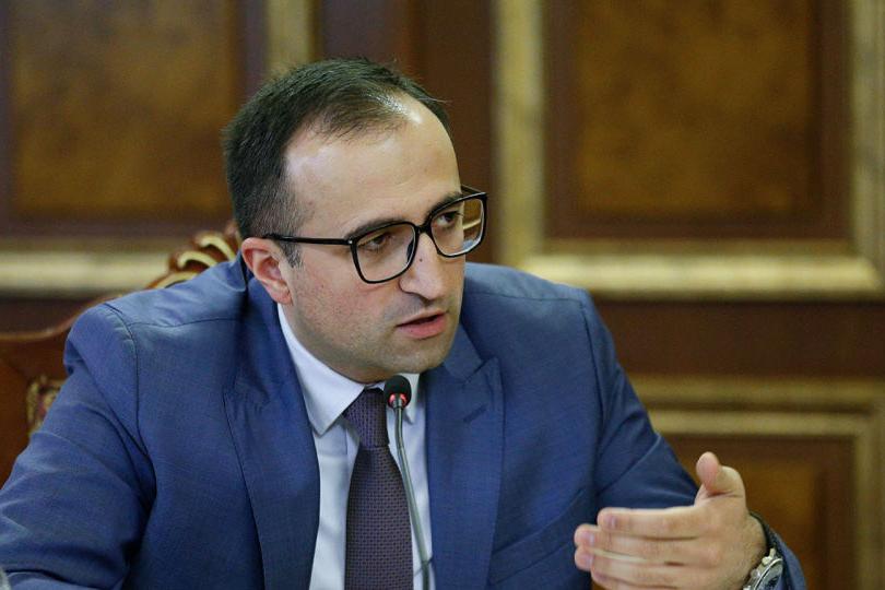 Արսեն Թորոսյանը վերահաստատել է՝ «Գրիգոր Լուսավորիչ» ԲԿ-ի նախկին տնօրեն Արա Մինասյանին «բանդայի պարագլուխ» անվանելու համար ներողություն չի խնդրի