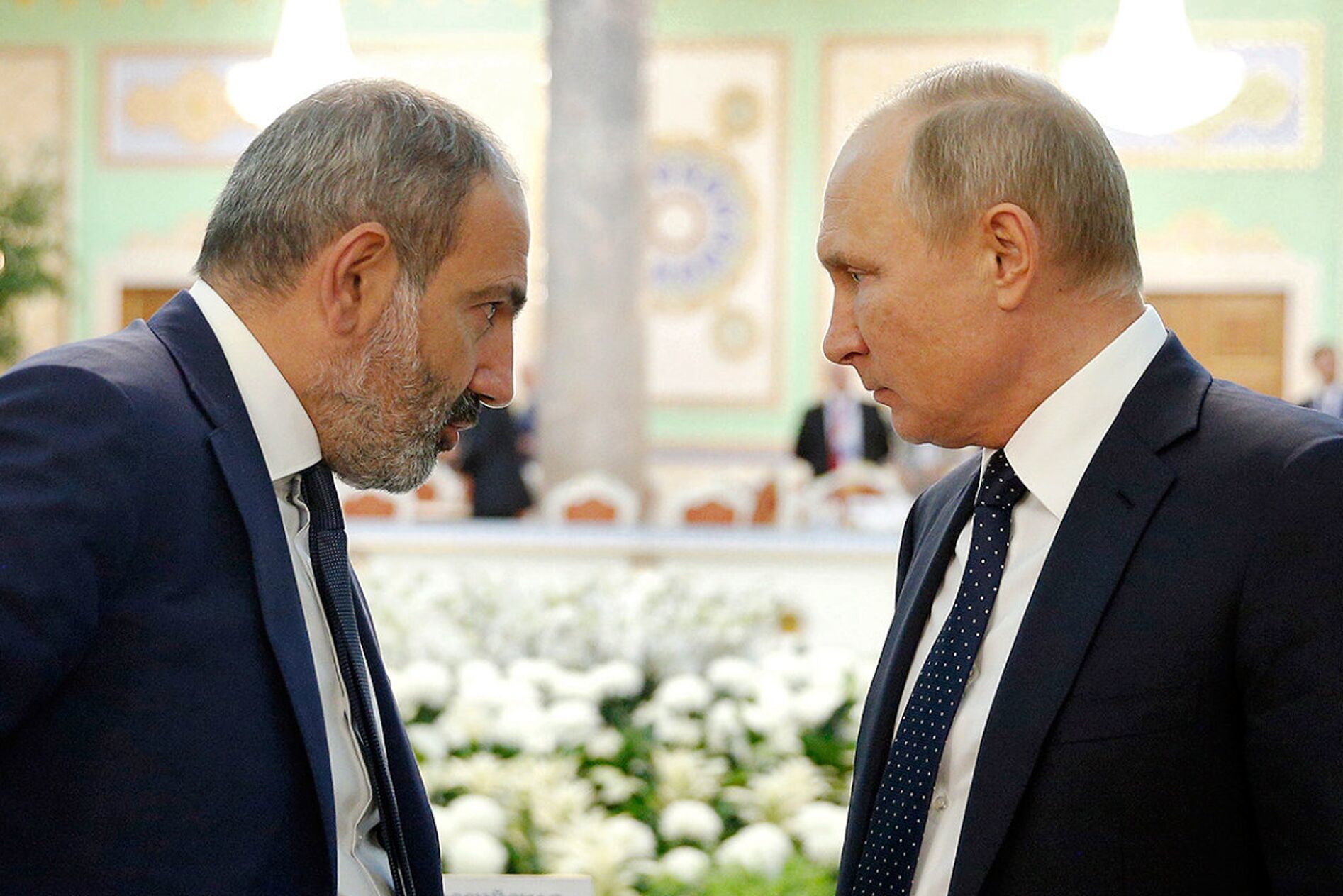 Путин и Пашинян дважды обсуждали по телефону ситуацию на линии соприкосновения в Карабахе