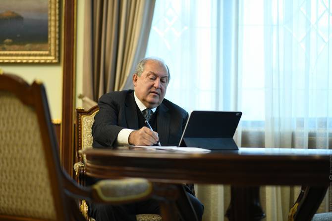 Президент Армении подписал законодательное изменение, отменяющее необходимость в его подписи